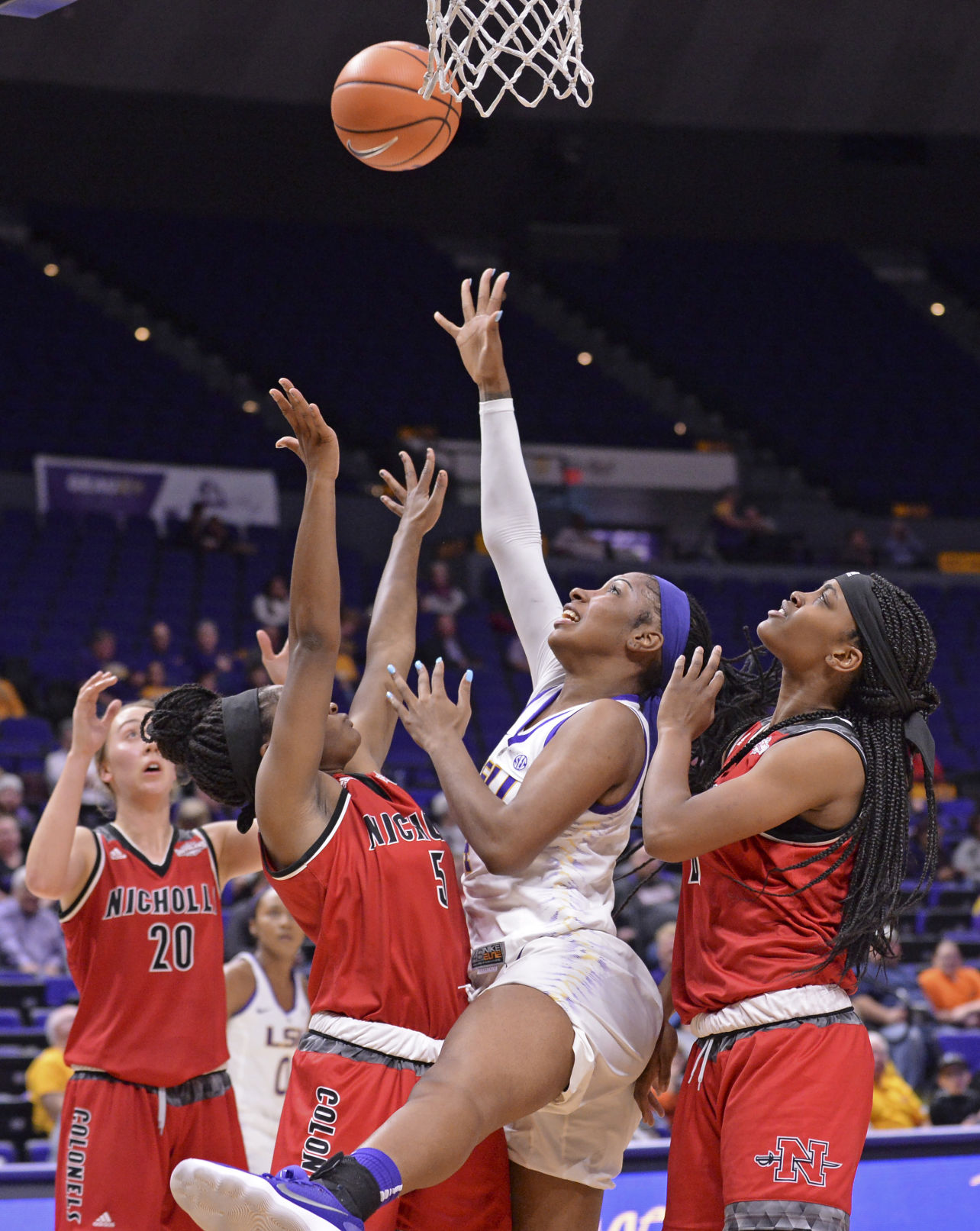 lsuwhoops.112217 HS 483.JPG
